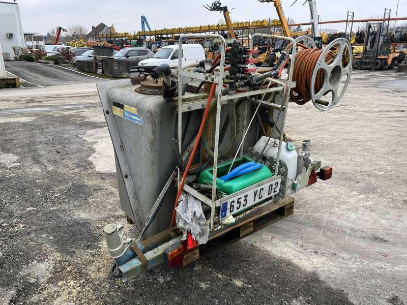Tecnoma CUVE DE TRAITEMENT PHYTO - Pulverizador suspendido: foto 4 Tecnoma CUVE DE TRAITEMENT PHYTO - Pulverizador suspendido: foto 4