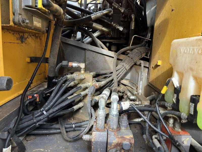 Excavadora de cadenas Volvo EC220DL: foto 38 Excavadora de cadenas Volvo EC220DL: foto 38