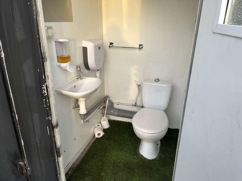 Casa contenedor WC: foto 15