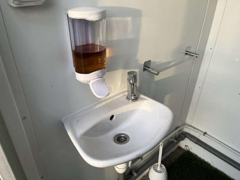 Casa contenedor WC: foto 24