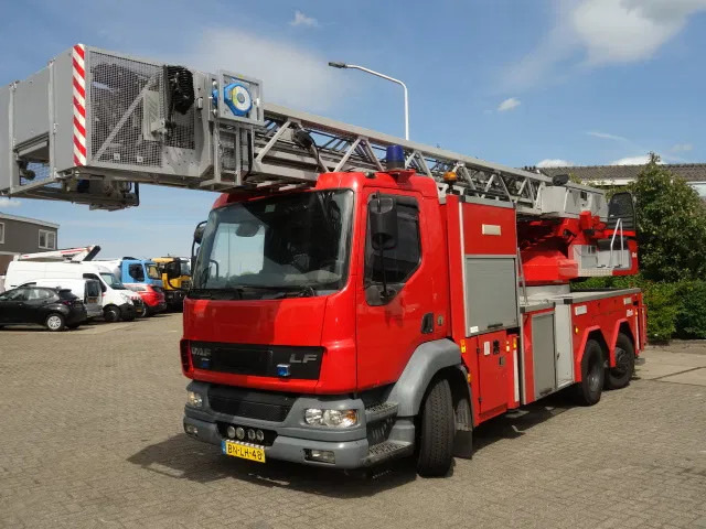 DAF LF 55.250 METZ 30 meter - Camión de bomberos: foto 1 DAF LF 55.250 METZ 30 meter - Camión de bomberos: foto 1