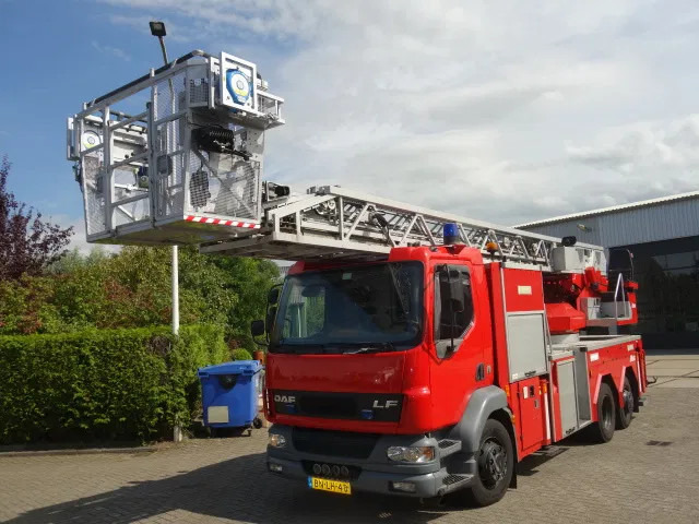 DAF LF 55.250 METZ 30 meter - Camión de bomberos: foto 5 DAF LF 55.250 METZ 30 meter - Camión de bomberos: foto 5