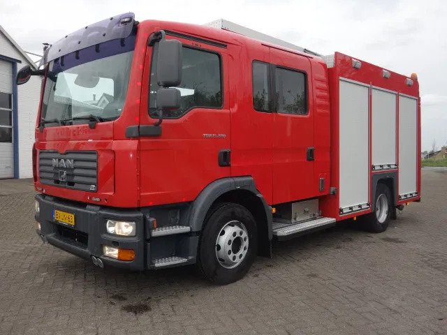 MAN TGM 15.290 15-280 BOMBEROS FIRE TRUCK, 3000 LITER PER MIN - Camión de bomberos: foto 2 MAN TGM 15.290 15-280 BOMBEROS FIRE TRUCK, 3000 LITER PER MIN - Camión de bomberos: foto 2
