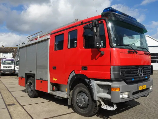 Mercedes-Benz Actros 1831 4X4 ZIEGLER BOMBEROS POMP,2500 L TANK - Camión de bomberos: foto 1 Mercedes-Benz Actros 1831 4X4 ZIEGLER BOMBEROS POMP,2500 L TANK - Camión de bomberos: foto 1