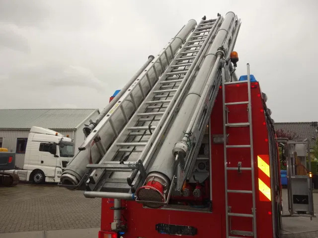 Volvo -330 2000 LITER WATER TANK KRONEBURGPUMP - Camión de bomberos: foto 5 Volvo -330 2000 LITER WATER TANK KRONEBURGPUMP - Camión de bomberos: foto 5