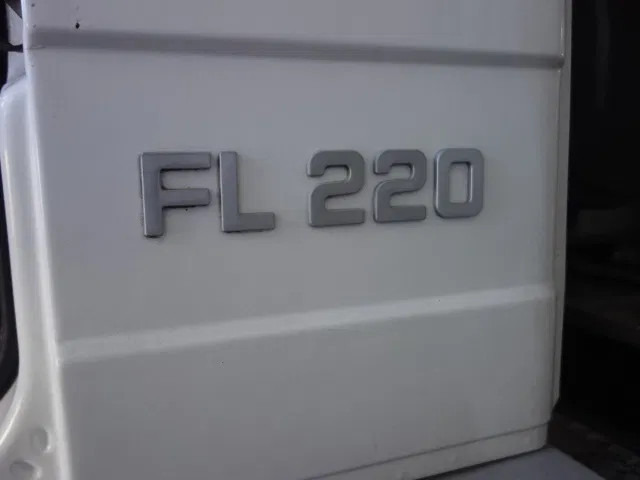 Volvo FL 240 220PK 12000 LITER STEELSPRINGS - Camión cisterna: foto 5 Volvo FL 240 220PK 12000 LITER STEELSPRINGS - Camión cisterna: foto 5