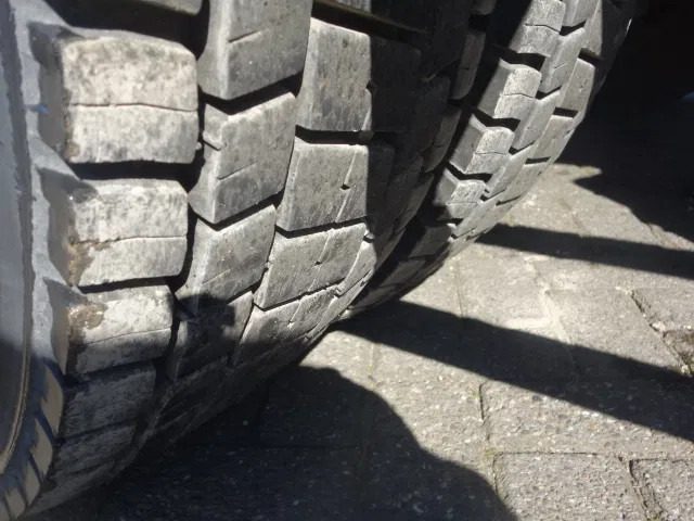 Camión cisterna Volvo FL 240 220PK 12000 LITER STEELSPRINGS: foto 9 Camión cisterna Volvo FL 240 220PK 12000 LITER STEELSPRINGS: foto 9