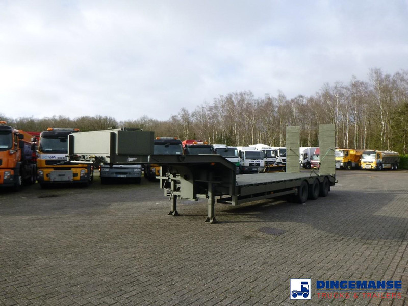 Broshuis 3-axle semi-lowbed trailer E-2130 / 73 t + ramps - Semirremolque góndola rebajadas: foto 1 Broshuis 3-axle semi-lowbed trailer E-2130 / 73 t + ramps - Semirremolque góndola rebajadas: foto 1