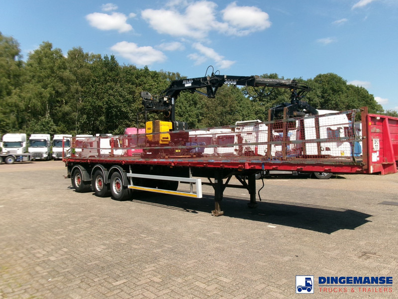 Fruehauf 3-axle platform trailer + Atlas 3008 crane - Camión caja abierta, Camión grúa: foto 2 Fruehauf 3-axle platform trailer + Atlas 3008 crane - Camión caja abierta, Camión grúa: foto 2