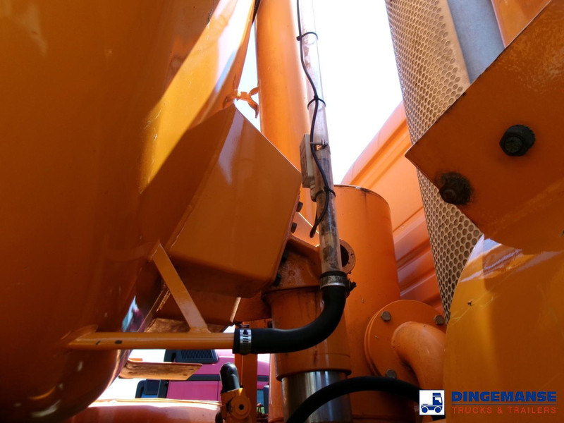 Leasing de MAN 41.463 8x4 Euro 2 vacuum tank ADR 15 m3 / 2 comp MAN 41.463 8x4 Euro 2 vacuum tank ADR 15 m3 / 2 comp: foto 19