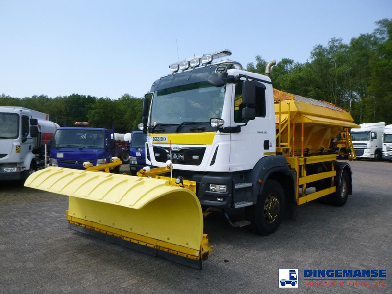 MAN TGM 18.290 4X4 RHD gritter / snow plough - Máquina quitanieve: foto 1 MAN TGM 18.290 4X4 RHD gritter / snow plough - Máquina quitanieve: foto 1