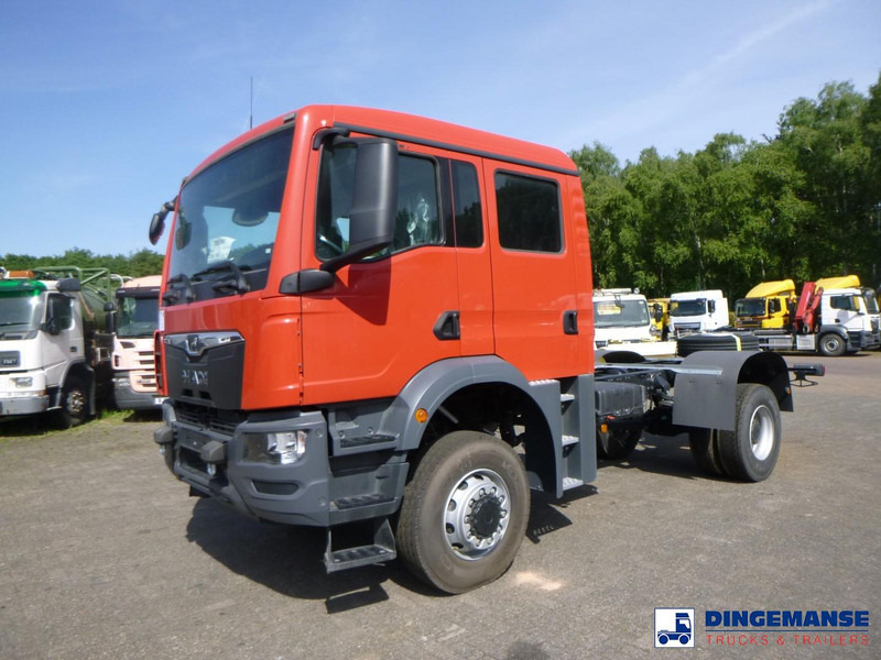 MAN TGM 18.320 4x4 BB chassis / new/unused - Camión chasis: foto 1 MAN TGM 18.320 4x4 BB chassis / new/unused - Camión chasis: foto 1