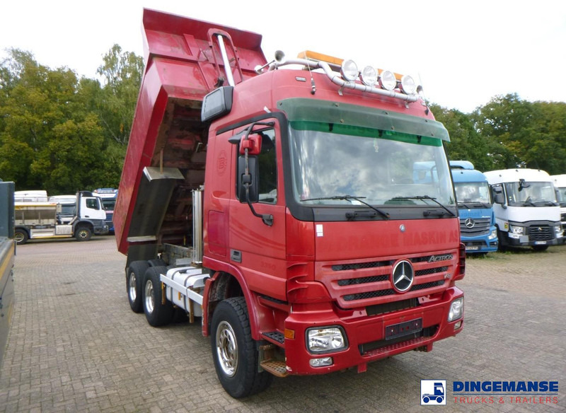 Mercedes-Benz Actros 3350 6x4 tipper - Camión volquete: foto 2 Mercedes-Benz Actros 3350 6x4 tipper - Camión volquete: foto 2