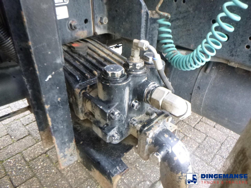 Leasing de Mercedes-Benz Axor 1824 4x2 vacuum tank 8.1 m3 Mercedes-Benz Axor 1824 4x2 vacuum tank 8.1 m3: foto 15