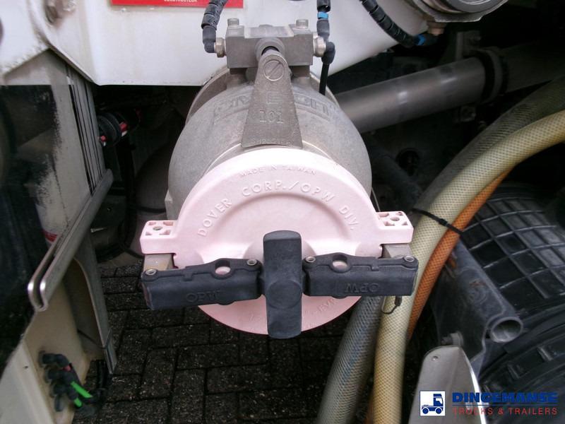 Camión cisterna Renault Premium 270 4x2 fuel tank 13.8 m3 / 4 comp: foto 7 Camión cisterna Renault Premium 270 4x2 fuel tank 13.8 m3 / 4 comp: foto 7