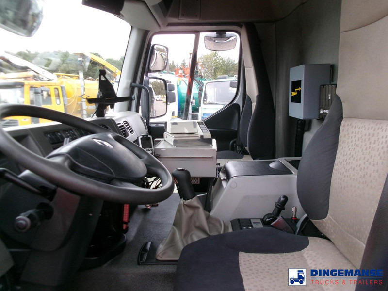 Camión cisterna Renault Premium 270 4x2 fuel tank 13.8 m3 / 4 comp: foto 18 Camión cisterna Renault Premium 270 4x2 fuel tank 13.8 m3 / 4 comp: foto 18