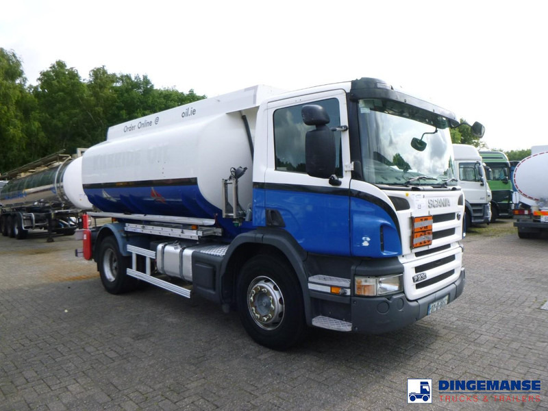 Scania P 230 DB 4x2 RHD fuel tank 12.4 m3 / 4 comp - Camión cisterna: foto 2 Scania P 230 DB 4x2 RHD fuel tank 12.4 m3 / 4 comp - Camión cisterna: foto 2