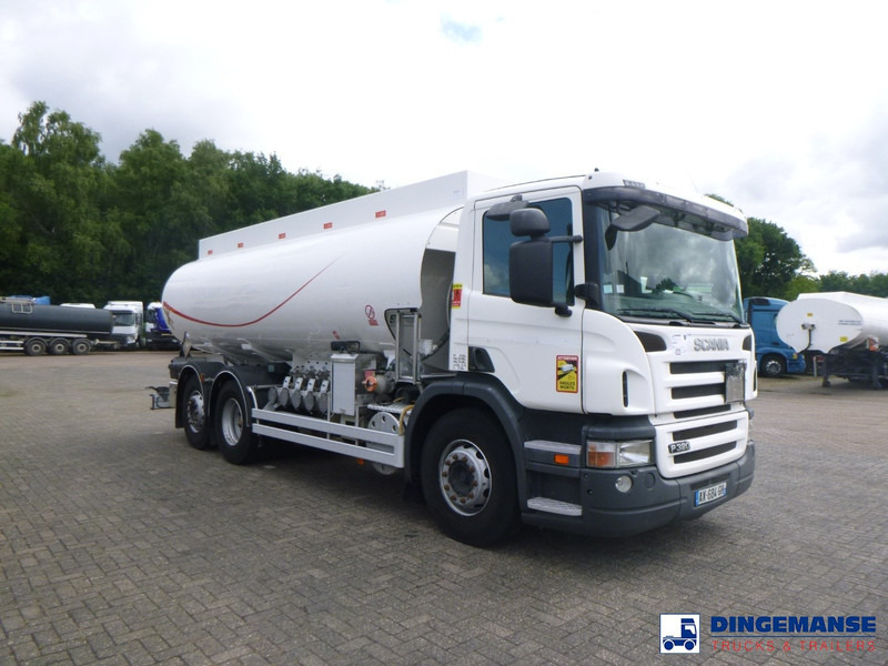 Scania P 320 DB 6X2 fuel tank 18.8 m3 / 5 comp - Camión cisterna: foto 2 Scania P 320 DB 6X2 fuel tank 18.8 m3 / 5 comp - Camión cisterna: foto 2