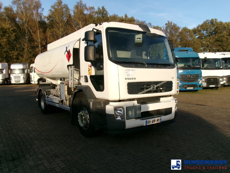 Volvo FE 280 4x2 fuel tank 13.3 m3 / 4 comp - Camión cisterna: foto 2 Volvo FE 280 4x2 fuel tank 13.3 m3 / 4 comp - Camión cisterna: foto 2