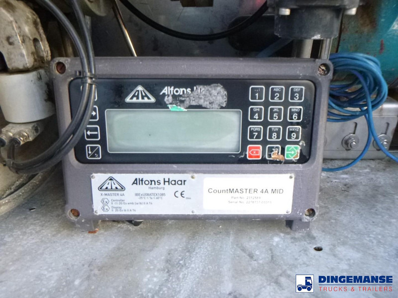 Camión cisterna Volvo FL 260 4x2 gas tank 13.9 m3: foto 14