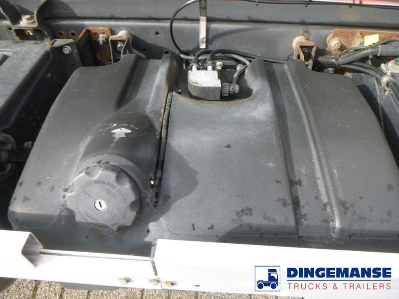 Camión cisterna Volvo FL 260 4x2 gas tank 13.9 m3: foto 7