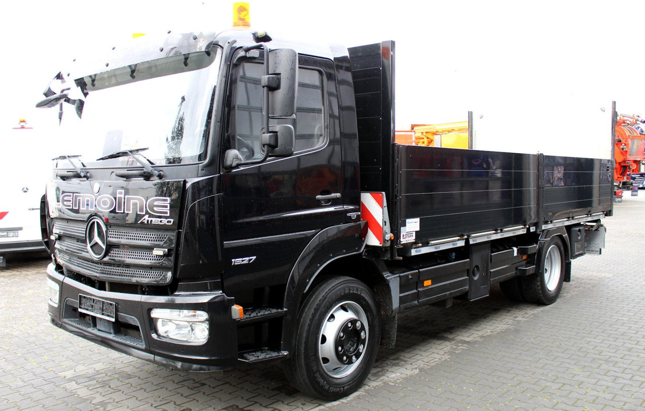 Mercedes-Benz Atego 1527 4x2 Pritsche + Ladebordwand - Camión caja abierta: foto 2 Mercedes-Benz Atego 1527 4x2 Pritsche + Ladebordwand - Camión caja abierta: foto 2
