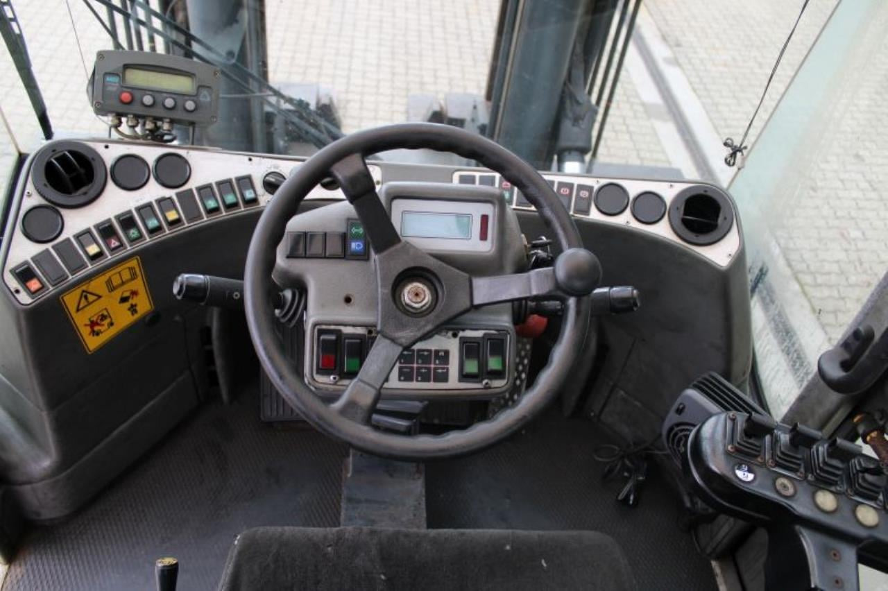 Kalmar DCD160-12 - Carretilla elevadora diésel: foto 4 Kalmar DCD160-12 - Carretilla elevadora diésel: foto 4