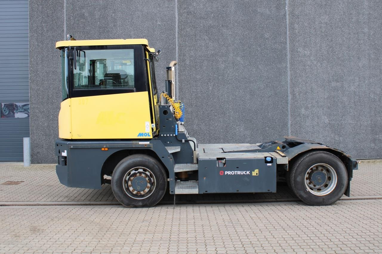 MOL RM255 4X4 - Tractor industrial: foto 1 MOL RM255 4X4 - Tractor industrial: foto 1