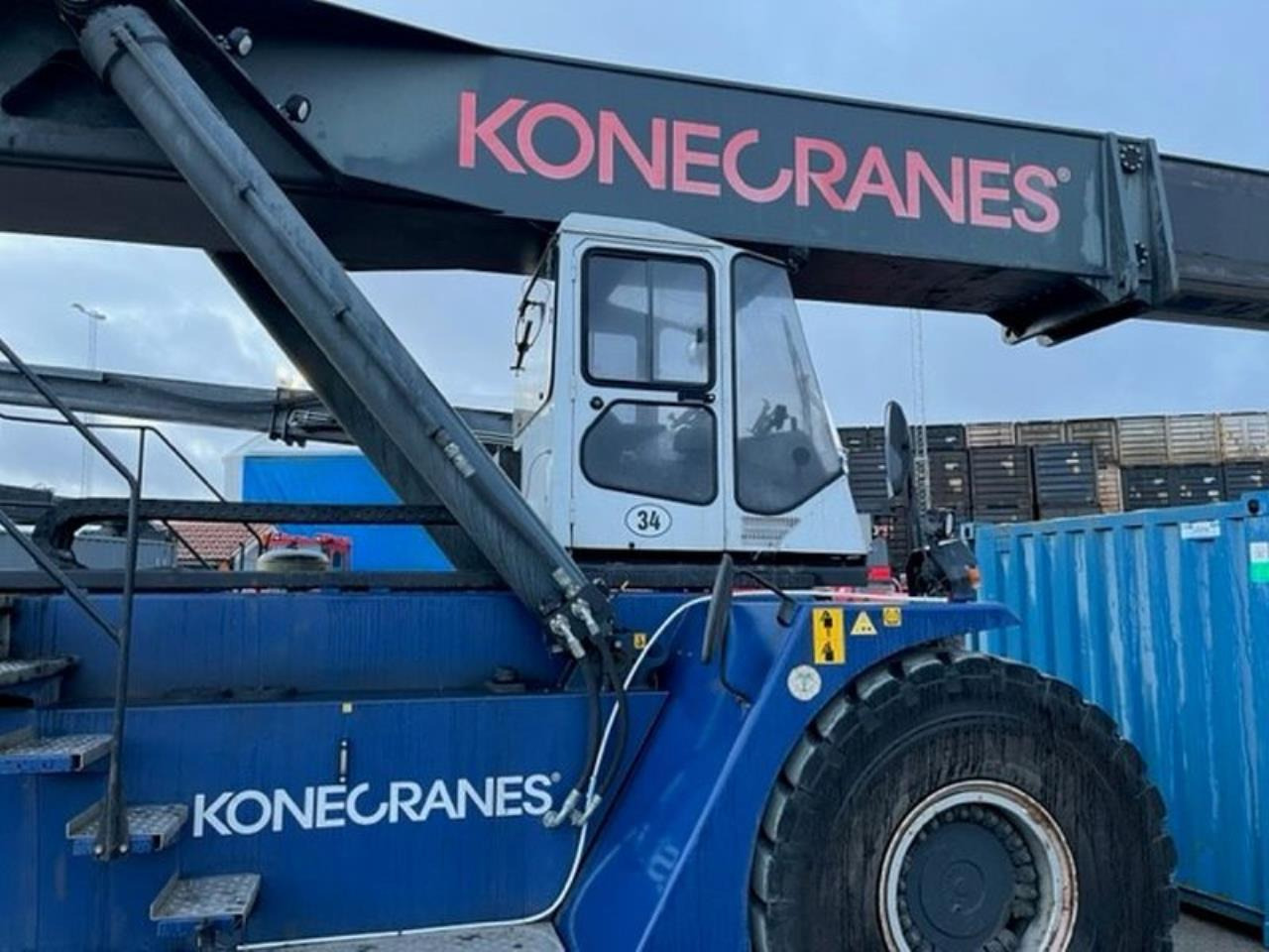 SMV 4531 TB5 - Reach stacker: foto 1 SMV 4531 TB5 - Reach stacker: foto 1