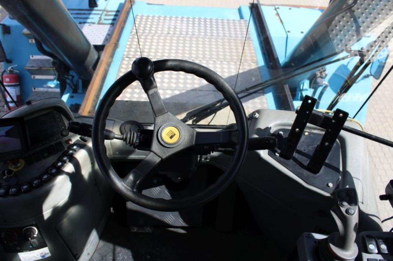 SMV SC45-31 TB5 - Reach stacker: foto 4 SMV SC45-31 TB5 - Reach stacker: foto 4