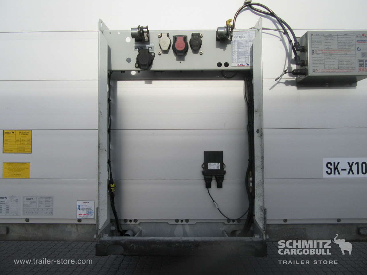 SCHMITZ Auflieger Curtainsider Standard - Semirremolque lona: foto 5 SCHMITZ Auflieger Curtainsider Standard - Semirremolque lona: foto 5