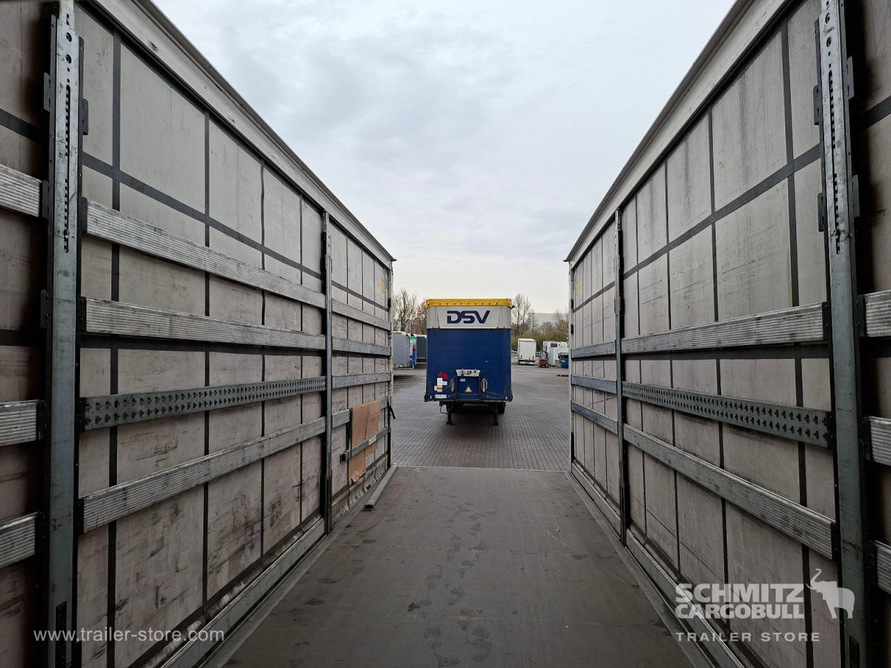 SCHMITZ Auflieger Curtainsider Standard - Semirremolque lona: foto 4 SCHMITZ Auflieger Curtainsider Standard - Semirremolque lona: foto 4