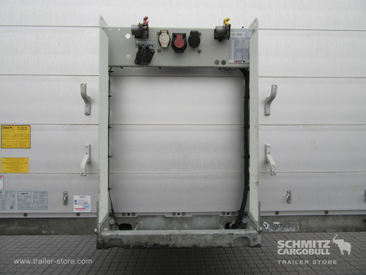 SCHMITZ Auflieger Plateau Standard - Semirremolque plataforma/ Caja abierta: foto 2 SCHMITZ Auflieger Plateau Standard - Semirremolque plataforma/ Caja abierta: foto 2