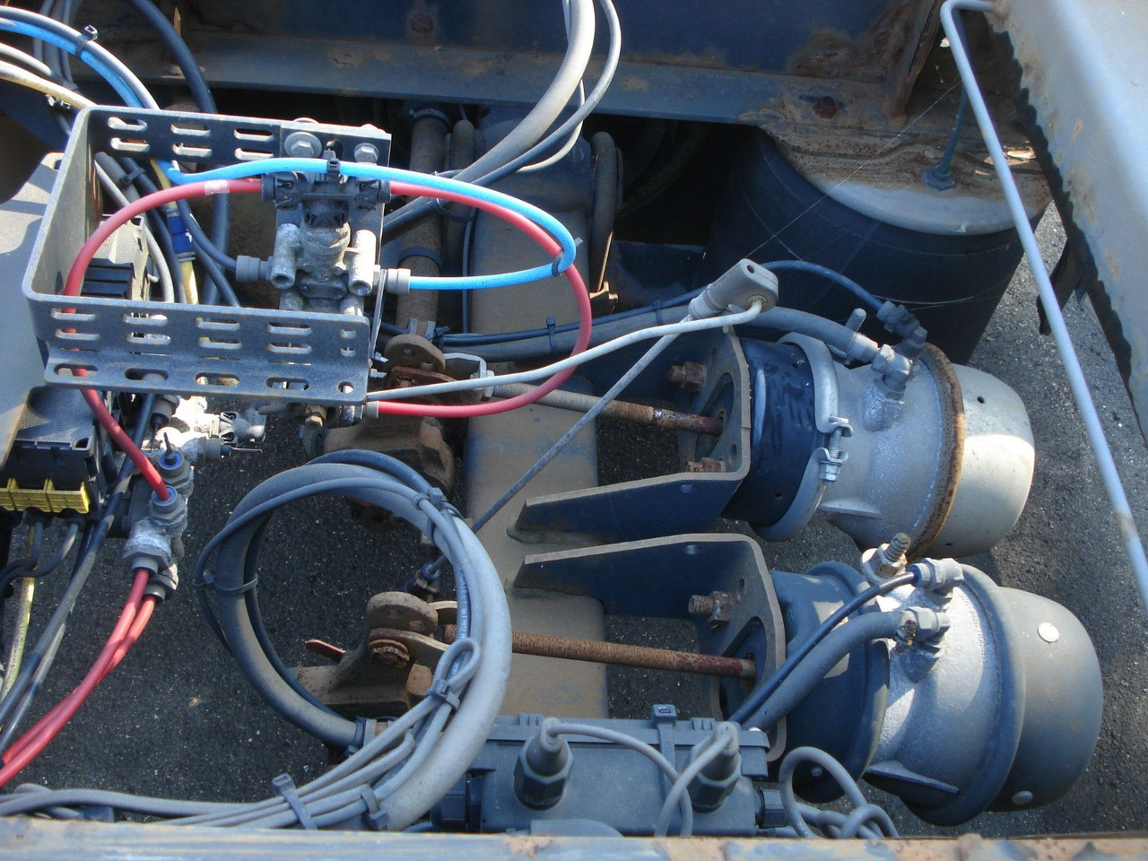 Krone AZ 18 A Drehschemel Zwillingsbereift! - Remolque portacontenedore/ Intercambiable: foto 4 Krone AZ 18 A Drehschemel Zwillingsbereift! - Remolque portacontenedore/ Intercambiable: foto 4