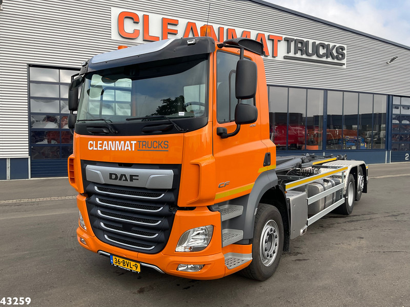 DAF FAN CF 430 VDL 21 Ton haakarmsysteem - Camión multibasculante: foto 2 DAF FAN CF 430 VDL 21 Ton haakarmsysteem - Camión multibasculante: foto 2