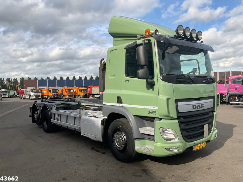 DAF FAR CF 370 Euro 6 VDL 21 Ton haakarmsysteem - Camión multibasculante: foto 3 DAF FAR CF 370 Euro 6 VDL 21 Ton haakarmsysteem - Camión multibasculante: foto 3