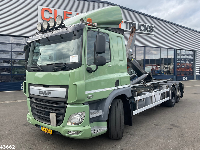 DAF FAR CF 370 Euro 6 VDL 21 Ton haakarmsysteem - Camión multibasculante: foto 1 DAF FAR CF 370 Euro 6 VDL 21 Ton haakarmsysteem - Camión multibasculante: foto 1