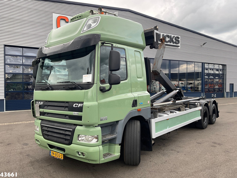 DAF FAS 85 CF 410 VDL 21 Ton haakarmsysteem - Camión multibasculante: foto 1 DAF FAS 85 CF 410 VDL 21 Ton haakarmsysteem - Camión multibasculante: foto 1