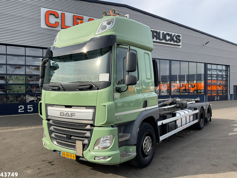 DAF FAS CF 440 Euro 6 Hiab 21 Ton haakarmsysteem - Camión multibasculante: foto 2 DAF FAS CF 440 Euro 6 Hiab 21 Ton haakarmsysteem - Camión multibasculante: foto 2