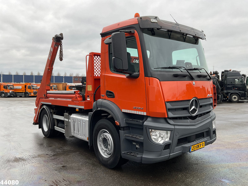 Mercedes-Benz Antos 2024 Euro 6 Hyvalift 14 Ton portaalarmsysteem - Camión portacontenedor de cadenas: foto 2 Mercedes-Benz Antos 2024 Euro 6 Hyvalift 14 Ton portaalarmsysteem - Camión portacontenedor de cadenas: foto 2