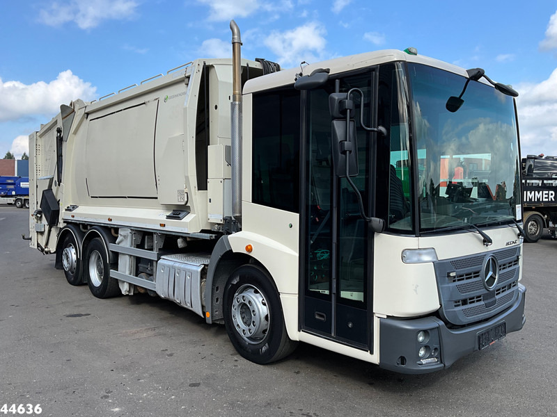 Mercedes-Benz Econic 2630 Euro 6 Norba MF 300 18m³ 2 compartimenten - Camión de basura: foto 4 Mercedes-Benz Econic 2630 Euro 6 Norba MF 300 18m³ 2 compartimenten - Camión de basura: foto 4