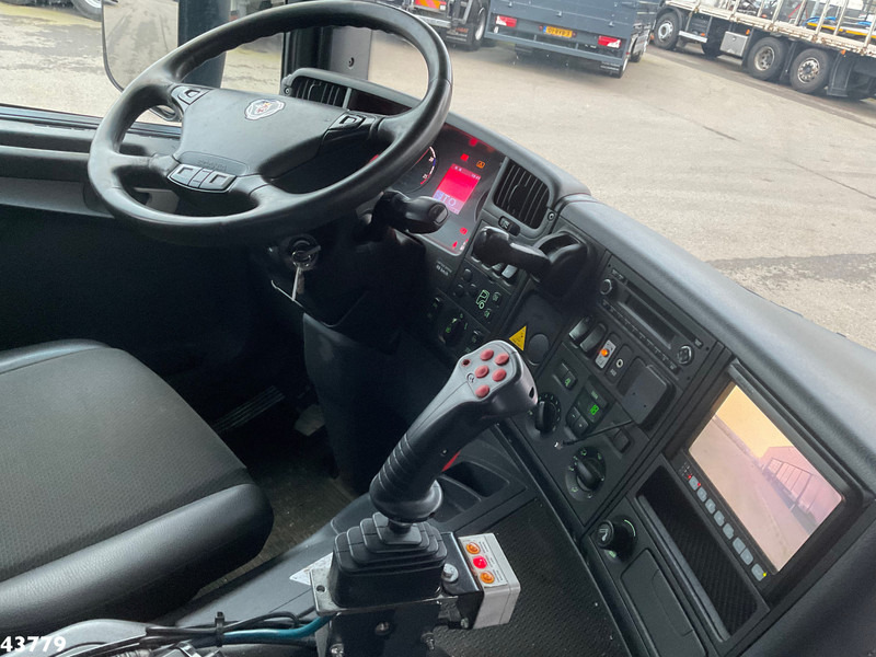 Scania P 360 8x2 Hiab 21 Tonmeter laadkraan - Camión multibasculante, Camión grúa: foto 4 Scania P 360 8x2 Hiab 21 Tonmeter laadkraan - Camión multibasculante, Camión grúa: foto 4