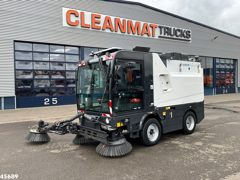 Schmidt Cleango Compact 500 Euro 6 with 3-rd brush Just 4.260 km! - Barredora vial: foto 2 Schmidt Cleango Compact 500 Euro 6 with 3-rd brush Just 4.260 km! - Barredora vial: foto 2