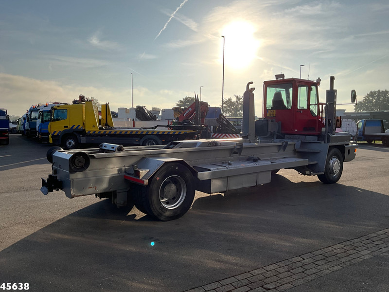 Terberg YT180 VDL 25 Ton haakarmsysteem - Camión multibasculante: foto 5 Terberg YT180 VDL 25 Ton haakarmsysteem - Camión multibasculante: foto 5