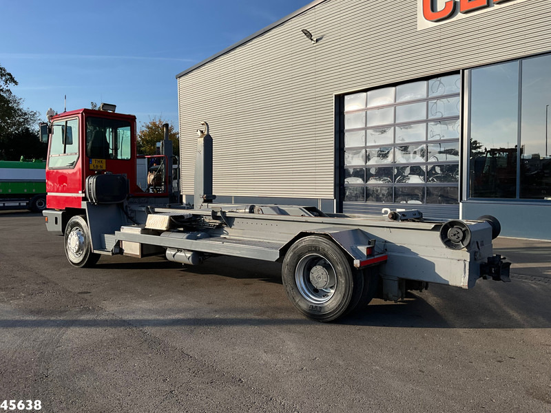 Terberg YT180 VDL 25 Ton haakarmsysteem - Camión multibasculante: foto 4 Terberg YT180 VDL 25 Ton haakarmsysteem - Camión multibasculante: foto 4