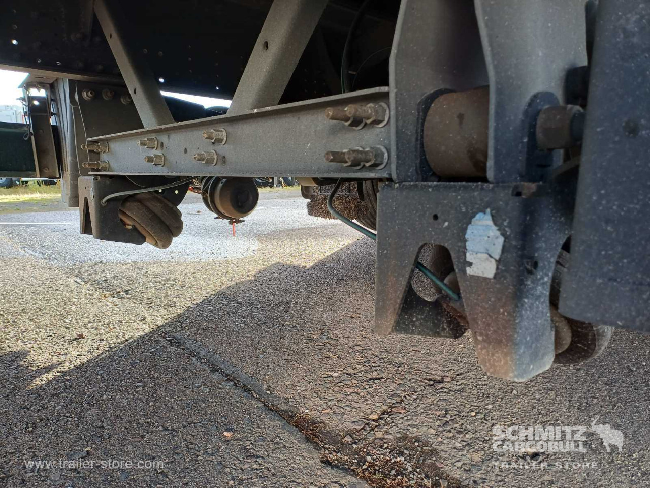 SCHMITZ Auflieger Curtainsider Mega - Semirremolque lona: foto 4 SCHMITZ Auflieger Curtainsider Mega - Semirremolque lona: foto 4