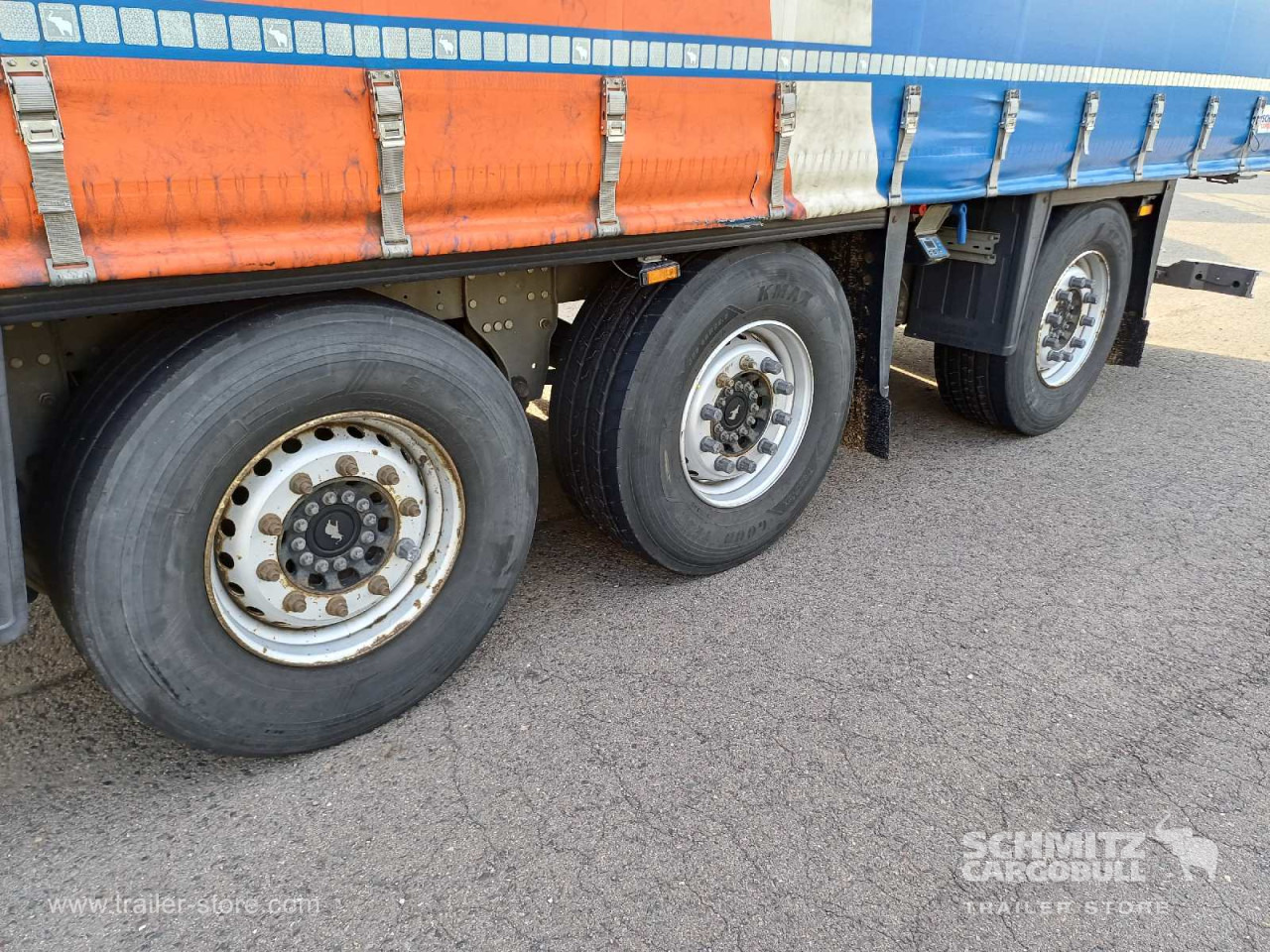 SCHMITZ Auflieger Curtainsider Standard Forklift holder - Semirremolque lona: foto 4 SCHMITZ Auflieger Curtainsider Standard Forklift holder - Semirremolque lona: foto 4