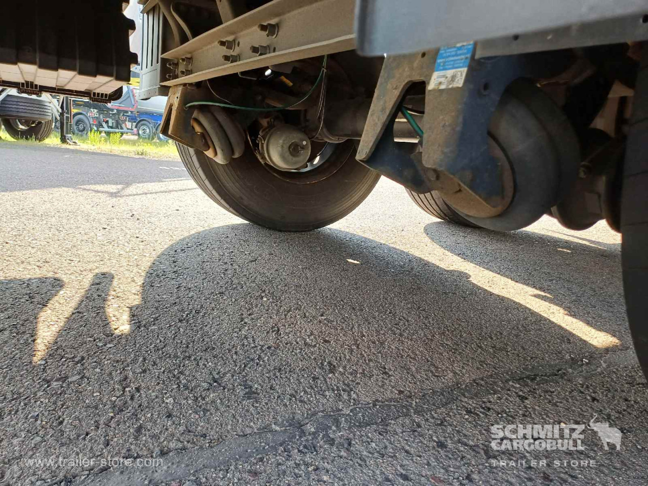SCHMITZ Auflieger Curtainsider Standard Forklift holder - Semirremolque lona: foto 5 SCHMITZ Auflieger Curtainsider Standard Forklift holder - Semirremolque lona: foto 5