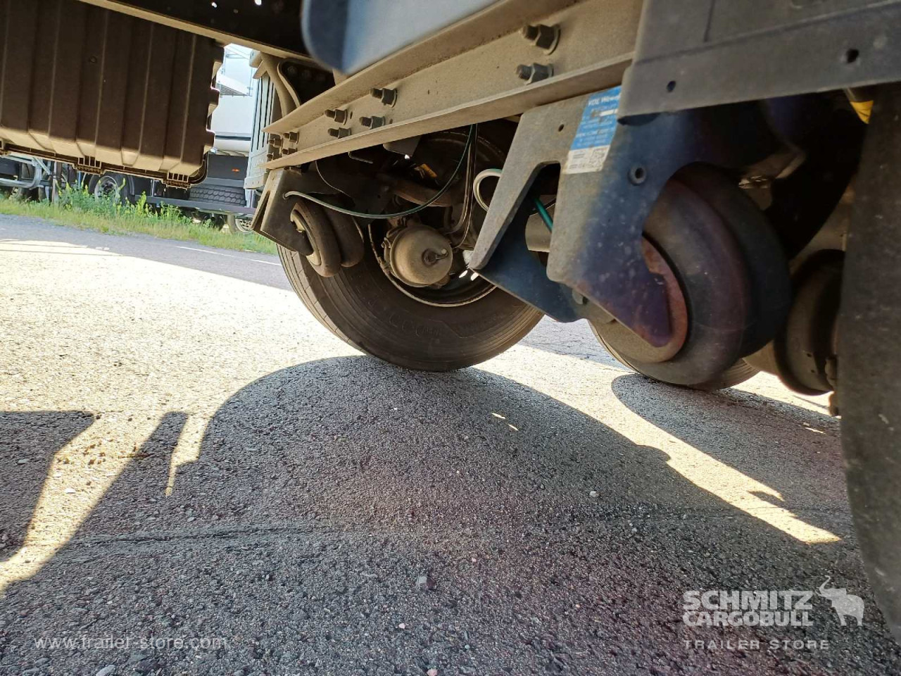 SCHMITZ Auflieger Curtainsider Standard Forklift holder - Semirremolque lona: foto 5 SCHMITZ Auflieger Curtainsider Standard Forklift holder - Semirremolque lona: foto 5