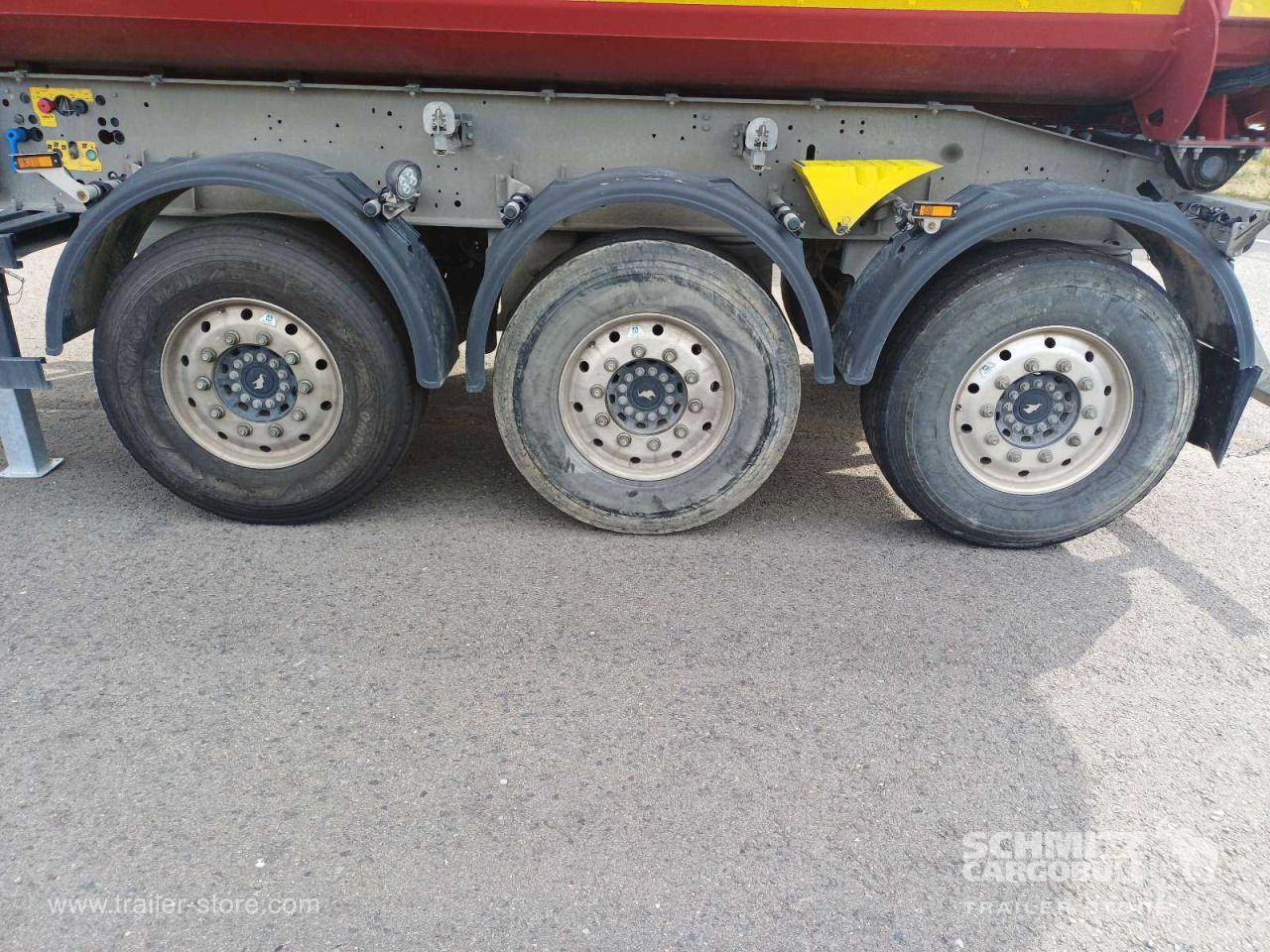 SCHMITZ Auflieger Kipper Stahlrundmulde 28m³ - Semirremolque volquete: foto 2 SCHMITZ Auflieger Kipper Stahlrundmulde 28m³ - Semirremolque volquete: foto 2